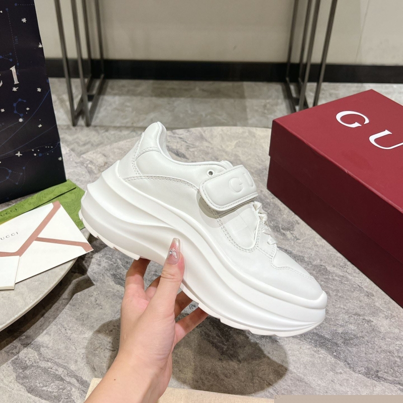 G*u*i casual shoes